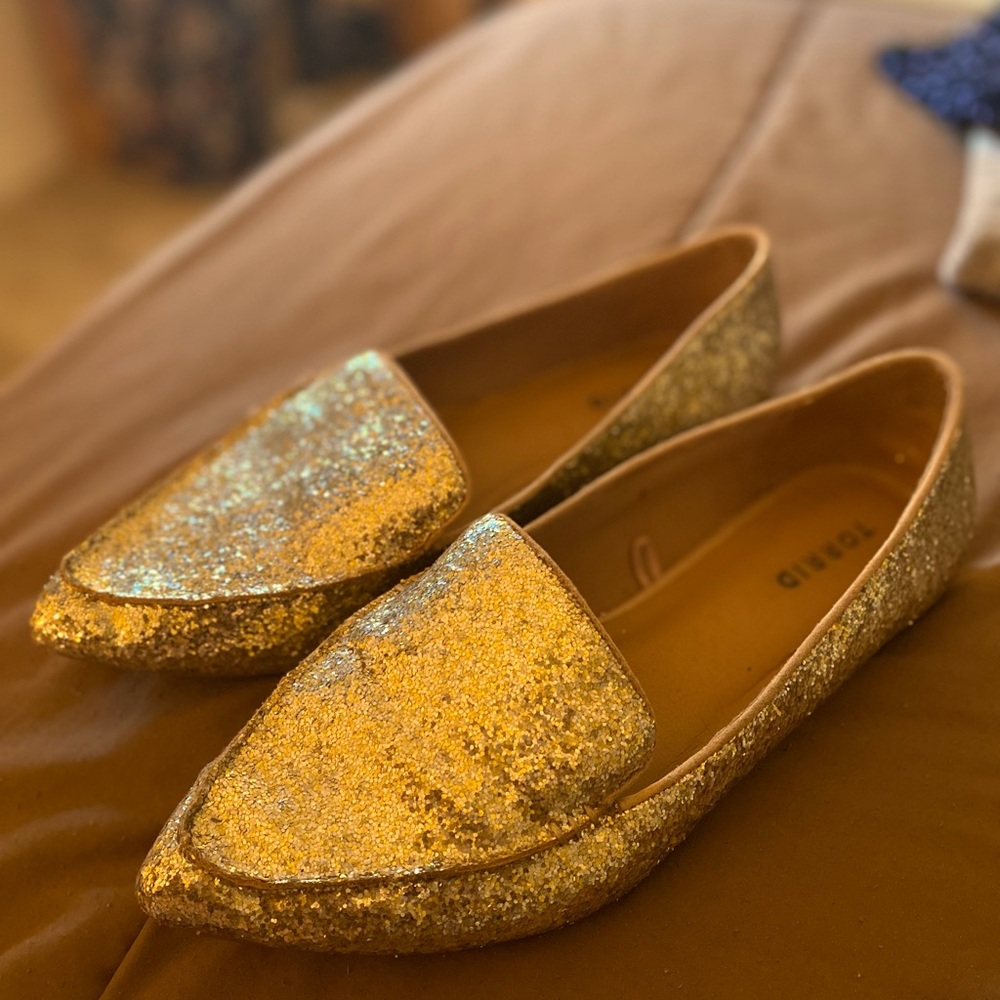 Gold Glitter Pointed Loafer